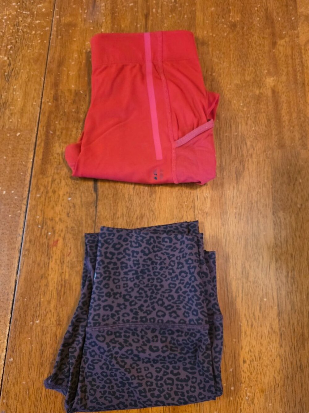 Women's Leggings Lot Of 2 Red Sports Illustrated Medium Purple Unbranded Small